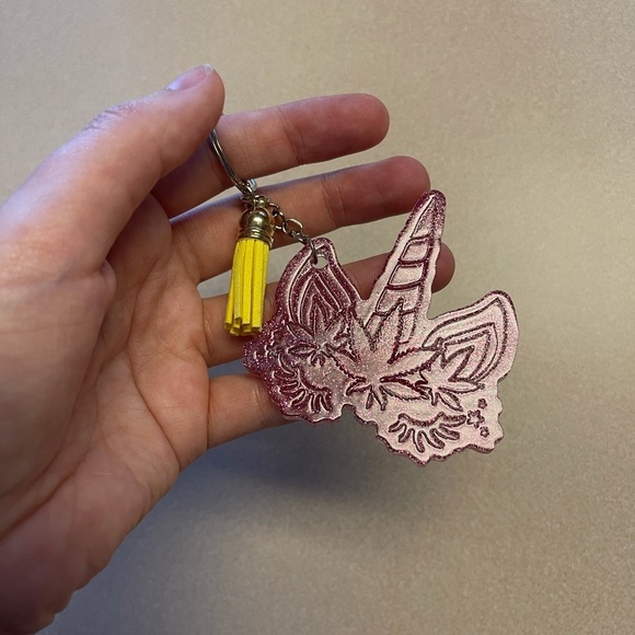 Handmade Unicorn Pot Leaf Keychain - Picture 3 of 6